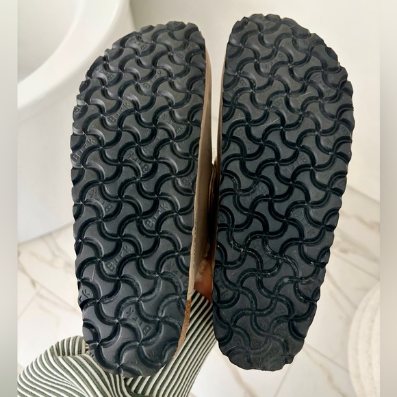 Birkenstock Bug Buckle Genuine Shesrling Lined Clog in tobacco brown - Picture 7 of 7